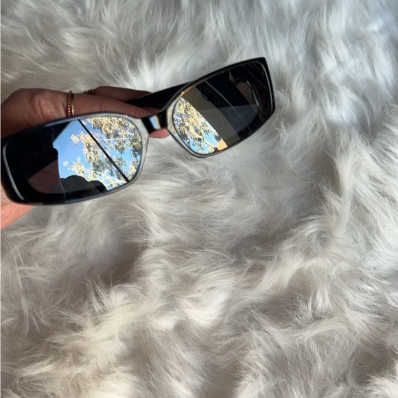 LIKE NEW | Women’s Black Acetate Sunglasses - Picture 5 of 5